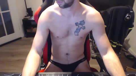 boy_t0y89 online show from 10/24/25, 06:21