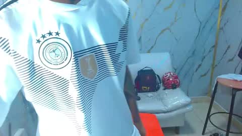 boy_tatto77 online show from 01/14/26, 04:34