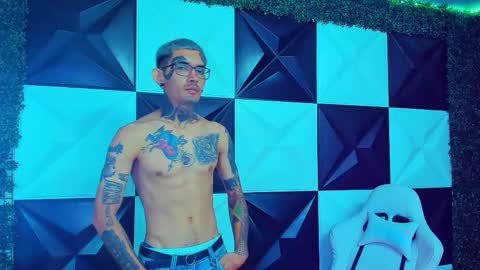 boy_tatto77 online show from 01/17/26, 06:00