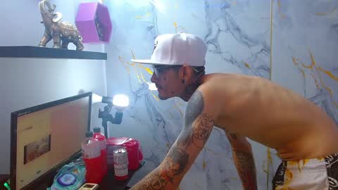 boy_tatto77 online show from 03/25/26, 01:06