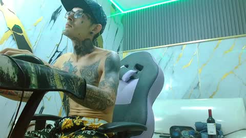 boy_tatto77 online show from 03/27/26, 04:07