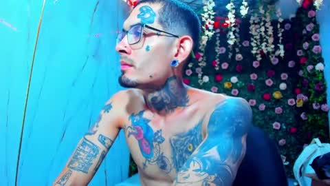 boy_tatto77 online show from 04/14/26, 01:44