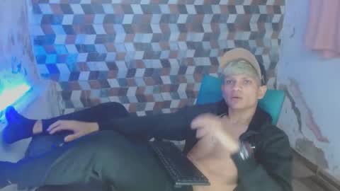 Snapshot of boybigcock_25cm chatting on 12/03/24, 06:48 jhon deivis online show from 12/03/24, 06:48