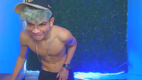 Snapshot of boybigcock_25cm chatting on 01/06/25, 03:31 jhon deivis online show from 01/06/25, 03:31