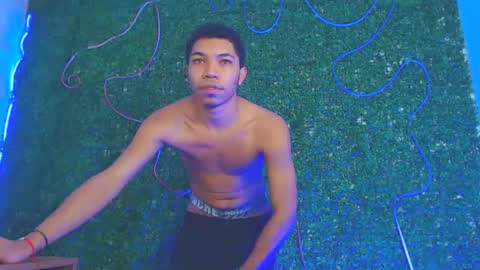 Snapshot of boybigcock_25cm chatting on 01/19/25, 01:32 jhon deivis online show from 01/19/25, 01:32