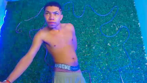 Snapshot of boybigcock_25cm chatting on 01/20/25, 07:15 jhon deivis online show from 01/20/25, 07:15