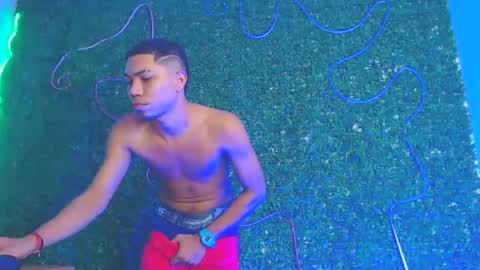 Snapshot of boybigcock_25cm chatting on 01/22/25, 05:05 jhon deivis online show from 01/22/25, 05:05