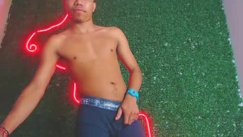 Snapshot of boybigcock_25cm chatting on 01/24/25, 05:21 jhon deivis online show from 01/24/25, 05:21