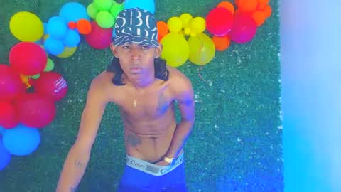 Snapshot of boybigcock_25cm chatting on 02/10/25, 05:36 jhon deivis online show from 02/10/25, 05:36