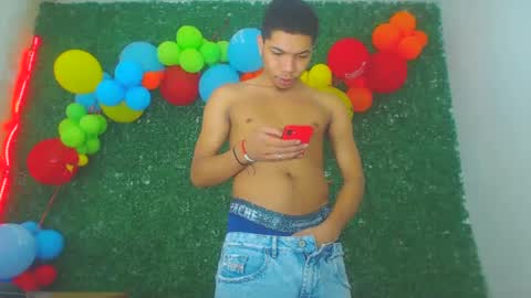 Snapshot of boybigcock_25cm chatting on 02/11/25, 03:50 jhon deivis online show from 02/11/25, 03:50