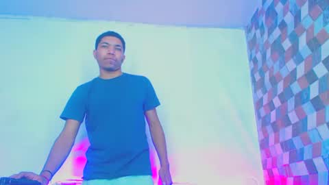 Snapshot of boybigcock_25cm chatting on 02/16/25, 02:09 jhon deivis online show from 02/16/25, 02:09