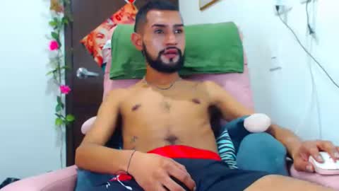 Snapshot of boybunnyerotic chatting on 09/16/25, 12:22 boybunnyerotic online show from 09/16/25, 12:22