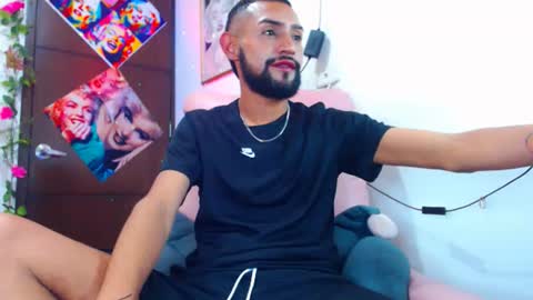 Snapshot of boybunnyerotic chatting on 09/17/25, 03:41 boybunnyerotic online show from 09/17/25, 03:41