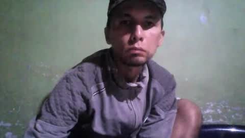 Snapshot of boycumlatino21 chatting on 01/19/25, 01:53 Boy online show from 01/19/25, 01:53