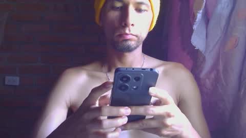 Snapshot of boycumlatino21 chatting on 03/29/26, 03:45 Boy online show from 03/29/26, 03:45