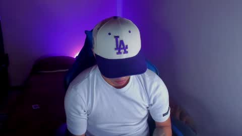 Snapshot of boylatin_777 chatting on 05/07/26, 11:54 miguel online show from 05/07/26, 11:54