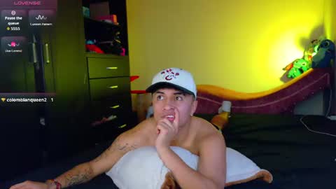 Snapshot of boylatin_777 chatting on 07/23/26, 06:55 miguel online show from 07/23/26, 06:55