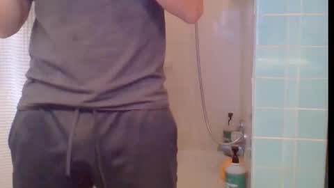 Snapshot of boynextdoor720 chatting on 10/14/25, 05:47 BoyNextDoor online show from 10/14/25, 05:47