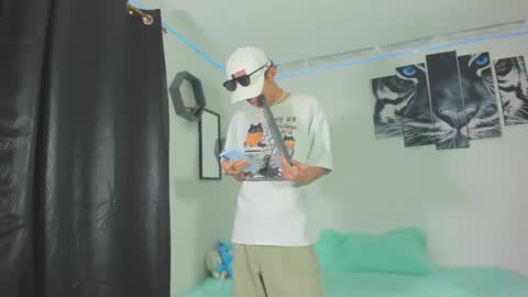 Snapshot of boys4hot_777 chatting on 03/01/25, 01:43 boys4hot_777 online show from 03/01/25, 01:43