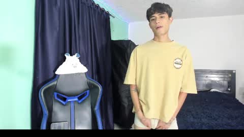 Snapshot of boys4hot_777 chatting on 03/29/26, 12:21 boys4hot_777 online show from 03/29/26, 12:21