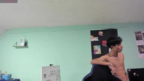 boys4hot_777 online show from 05/10/26, 08:47