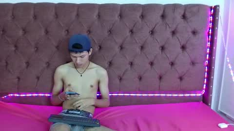 ALEX - TAYLER  -MIKE online show from 12/18/24, 05:10