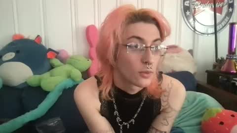 Snapshot of boywithbug chatting on 02/04/25, 08:28 boywithbug online show from 02/04/25, 08:28