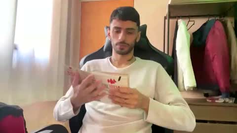 boyzinm2 online show from 09/10/25, 04:40