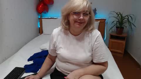 Snapshot of bozhenanude chatting on 02/20/25, 03:12 BozhenaNude online show from 02/20/25, 03:12