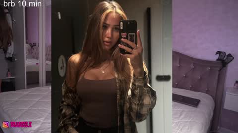 Snapshot of brabuss_ chatting on 01/18/25, 04:15 Lana online show from 01/18/25, 04:15