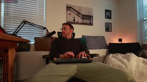 BradBronton online show from 02/10/25, 08:42