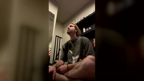 braden_thompson2012 online show from 04/18/26, 07:56