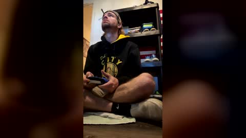 braden_thompson2012 online show from 04/22/26, 05:03