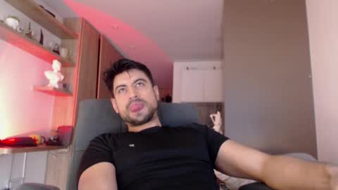 Snapshot of bradley_muscle chatting on 09/10/25, 08:20 Bradley online show from 09/10/25, 08:20