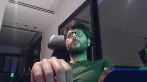 Snapshot of brads91 chatting on 10/01/25, 09:54 brads online show from 10/01/25, 09:54