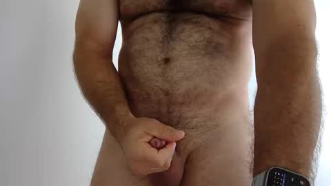Snapshot of bradsummer619 chatting on 04/27/26, 08:51 BeefyBiceps online show from 04/27/26, 08:51