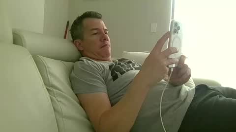 Snapshot of brafred1 chatting on 05/18/26, 04:35 brafred1 online show from 05/18/26, 04:35