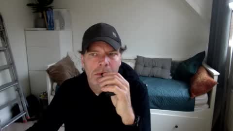 Snapshot of bram1944972145 chatting on 12/06/24, 10:38 Bram online show from 12/06/24, 10:38