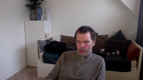 Snapshot of bram1944972145 chatting on 02/12/25, 11:29 Bram online show from 02/12/25, 11:29