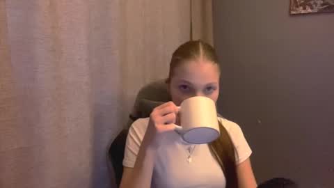 Alice online show from 10/22/25, 12:27