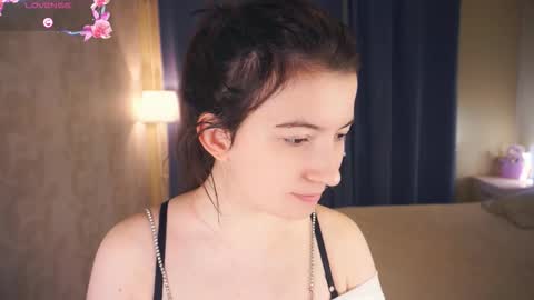 Snapshot of brandikenady chatting on 09/17/25, 05:53 Hild online show from 09/17/25, 05:53