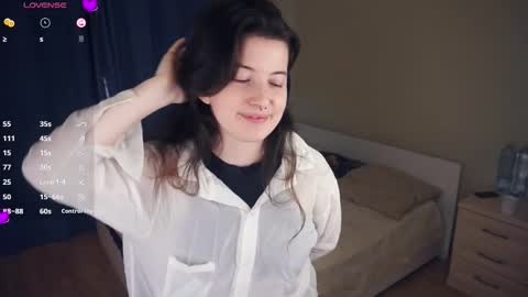 Snapshot of brandikenady chatting on 09/23/25, 06:27 Hild online show from 09/23/25, 06:27