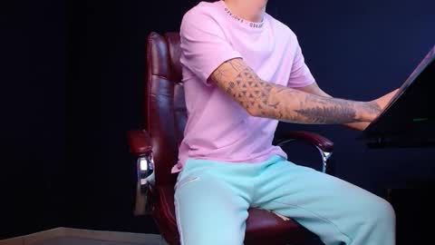 BrandonTateX online show from 10/30/25, 06:26