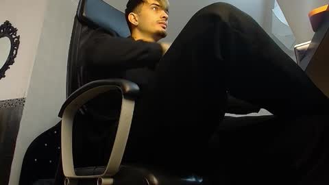 BrandonTateX online show from 12/04/25, 10:24