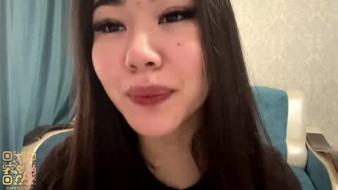 Snapshot of brandysveum chatting on 10/31/25, 07:20 Aypril   online show from 10/31/25, 07:20