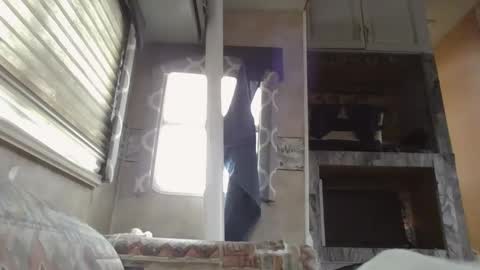 Snapshot of bratbrat23 chatting on 02/14/25, 07:23 Bay online show from 02/14/25, 07:23