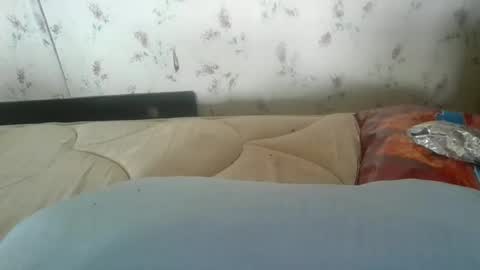 Snapshot of bratbrat23 chatting on 12/16/25, 03:39 Bay online show from 12/16/25, 03:39