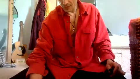 Snapshot of bratdownunder chatting on 10/09/25, 08:01 Bratdownunder online show from 10/09/25, 08:01