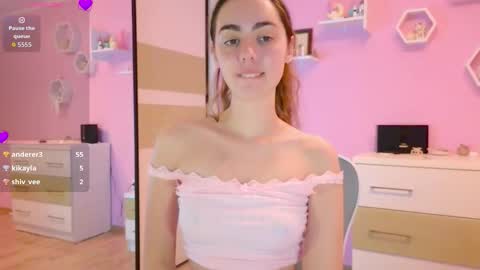 Annie online show from 11/08/25, 06:40