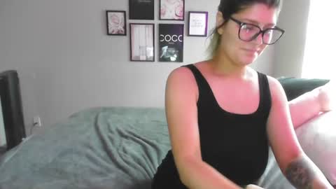 Snapshot of brattybarbiebabe chatting on 06/24/26, 06:40 BrattyBarbieBabe online show from 06/24/26, 06:40